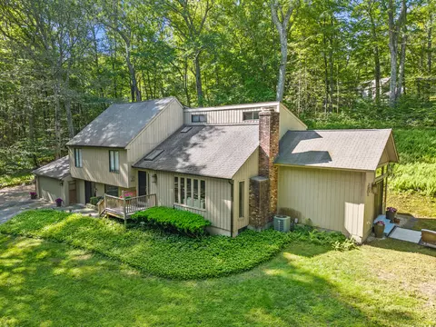 24 Grouse Ln, Madison, CT 06443