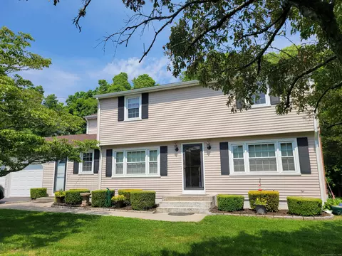 20 Laurel Wood Rd, North Stonington, CT 06359