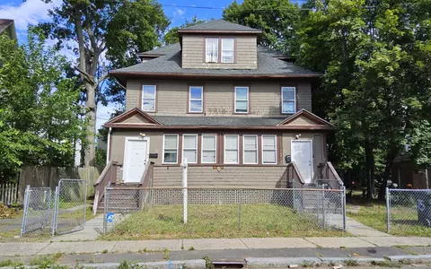 73-75 Cabot St, Hartford, CT 06154
