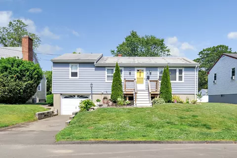 55 Osborne St, Stratford, CT 06614