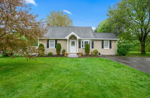 21 Sorrento Rd, Wallingford, CT 06492