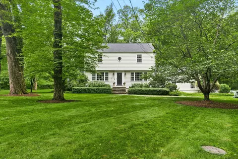 1111 Merwins Ln, Fairfield, CT 06824