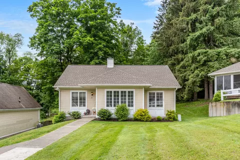 10 Bittersweet Rdg #10, Middlefield, CT 06455