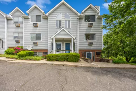 925 Oronoke Rd #31F, Waterbury, CT 06708