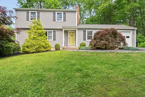 33 Ridgedale Rd, Bethel, CT 06801