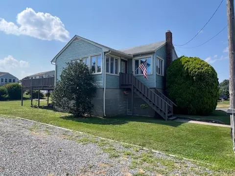 60 Ashworth Ave, Stonington, CT 06378