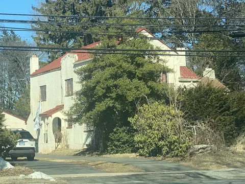 Undisclosed, West Hartford, CT 06107