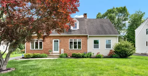 14 Hewitt St, Wethersfield, CT 06109