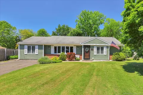 132 Barnard Dr, Newington, CT 06111