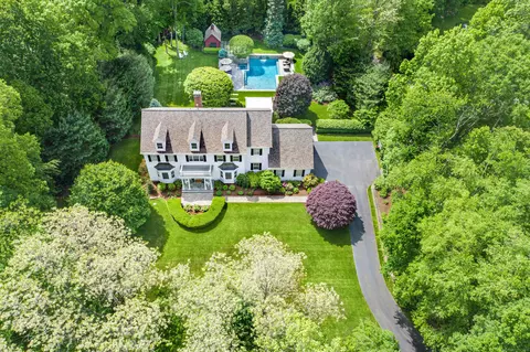 38 Old Trolley Rd, Ridgefield, CT 06877