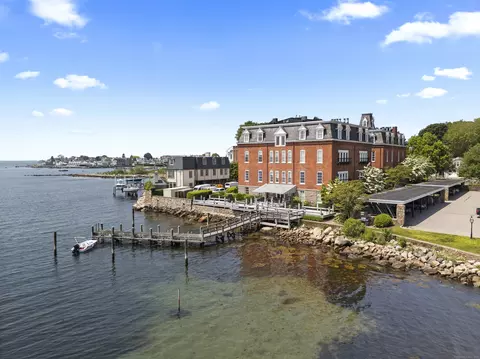 25 Orchard St #14, Stonington, CT 06378
