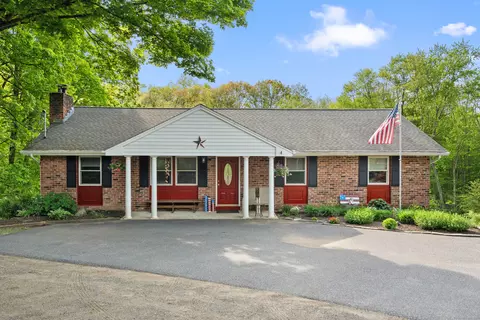 2 Pine Hill Rd, New Fairfield, CT 06812