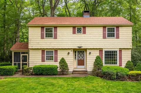 10 Laurel Glen Dr, East Hampton, CT 06424