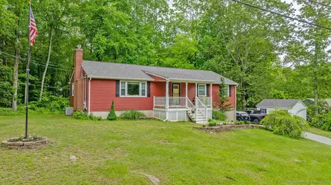 20 Raymond Rd, East Hampton, CT 06424