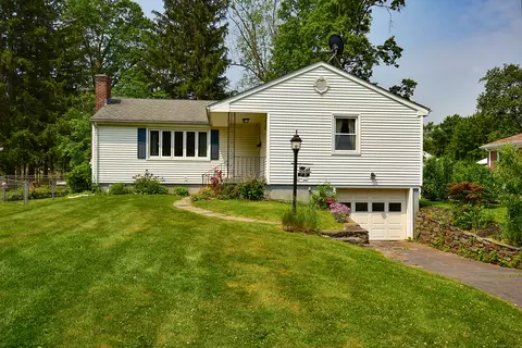 19 Knight St, Wethersfield, CT 06109