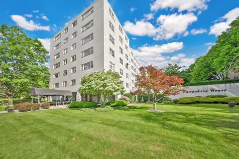 887 Farmington Ave #3D, West Hartford, CT 06119
