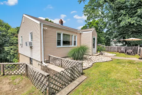 103 Mount Pleasant St, Derby, CT 06418