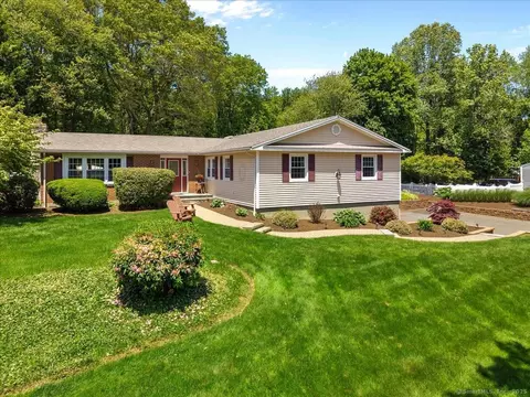 452 Burnt Plains Rd, Milford, CT 06461