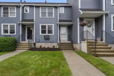 107 Greens Loop, Cheshire, CT 06410