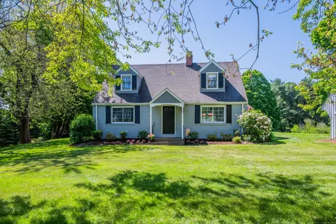 86 Fern St, Glastonbury, CT 06033
