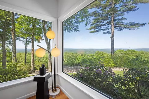 29 Montevideo Rd, Avon, CT 06001