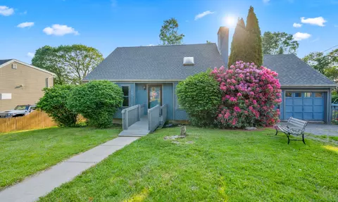 220 Chipper Rd, Waterbury, CT 06704