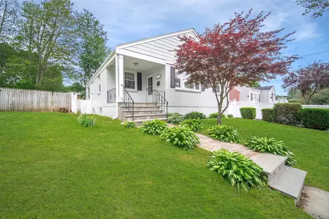 43 Breyer Ave, Bridgeport, CT 06606