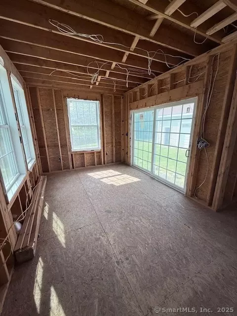 Entry Way - 15 Suffield St, Windsor Locks, CT 06096 photo 2 of 13