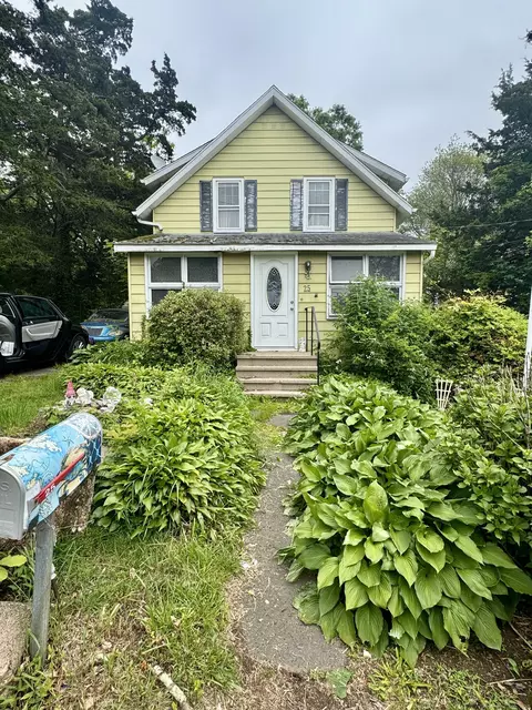 25 Vera St, East Haven, CT 06512