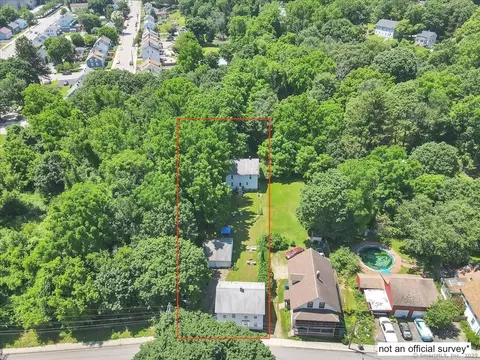 40 Elm St, Willimantic, CT 06226
