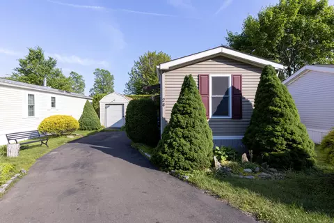 24 Ella Cir, Milford, CT 06460