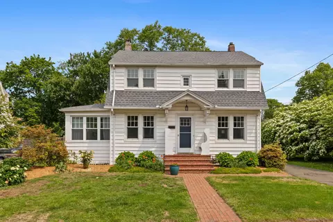 10 Fernwood St, Wethersfield, CT 06109