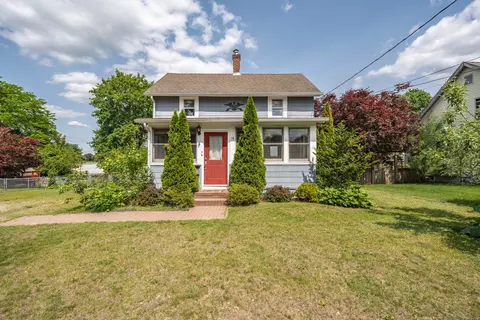 16 Grove St, Enfield, CT 06082