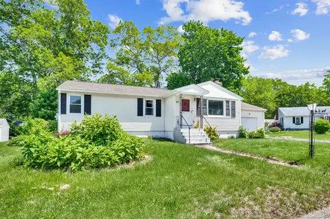 44 Woodland Dr, Windham, CT 06280