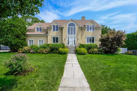 142 Downs Ave, Stamford, CT 06902