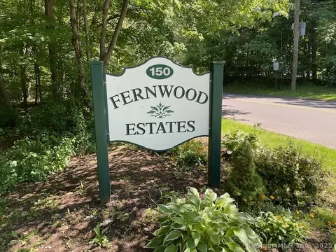 150 Forest Rd #40, Milford, CT 06461