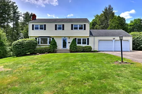 64 Regina St, Trumbull, CT 06611