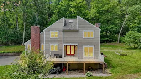 2 Pent Rd, Bloomfield, CT 06002