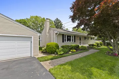 74 Victoria Hts, Middletown, CT 06457