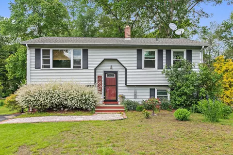 34 Ayers Dr, Canterbury, CT 06331