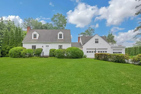 19 Orchard Ln, New Canaan, CT 06840