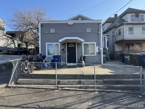 1402 Boston Ave, Bridgeport, CT 06610