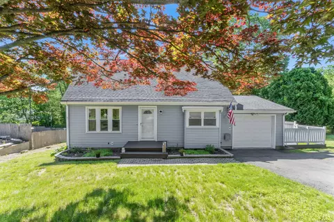 228 Bluebird Dr, Naugatuck, CT 06770