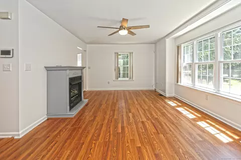 6 Kendall Green Dr #6, Milford, CT 06461