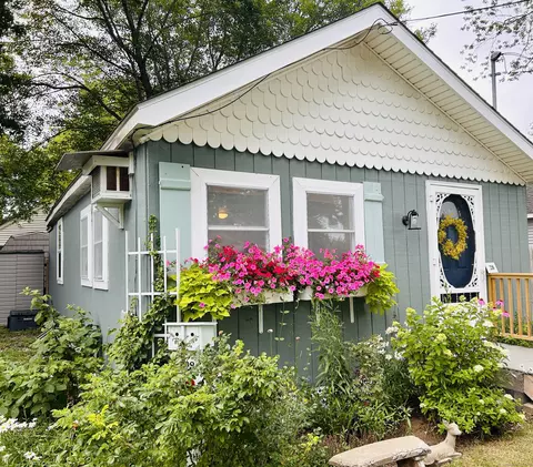28 1st St, Madison, CT 06443