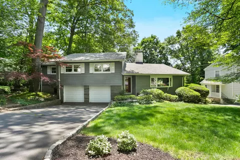 219 Jackman Ave, Fairfield, CT 06825