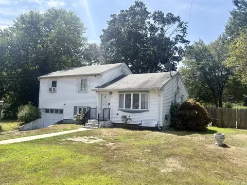 129 New London Tpke, Norwich, CT 06360