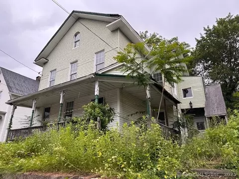 29 Division St, Norwich, CT 06360