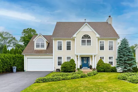 402 Jones Hill Rd, West Haven, CT 06516