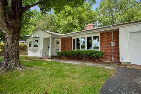 11 Deerbrook Rd, Norwich, CT 06360